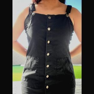 Size: medium color:black